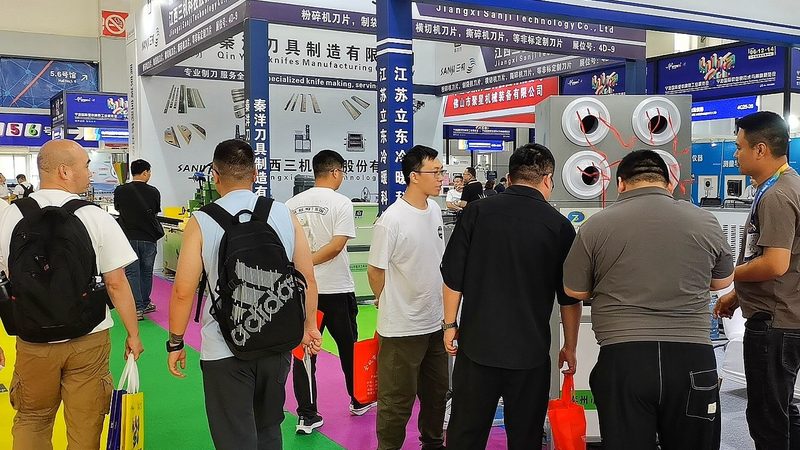 茶叶包装设计不仅要美观，更要实用。以下是一些基本的设计原则：